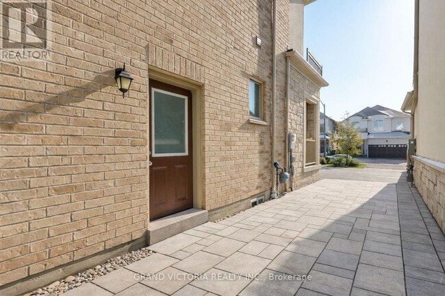 Building Photo - 4 Mussle White Rd