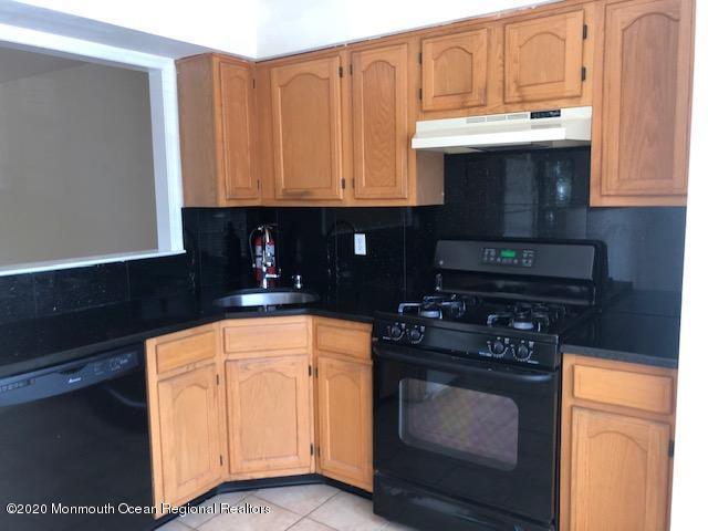 Building Photo - 138 Wellington Ct