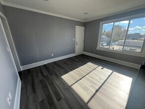 Building Photo - 1414 Plymouth Ave