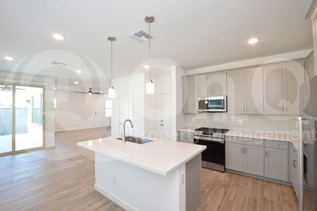 Building Photo - 9244 E Sphere Ave