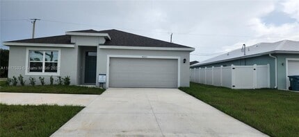 Building Photo - 4601 SW Savona Blvd