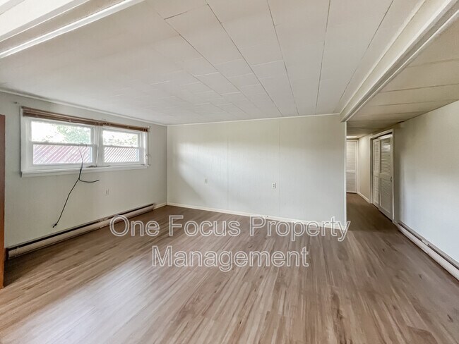 Foto del edificio - 935 E 2nd St