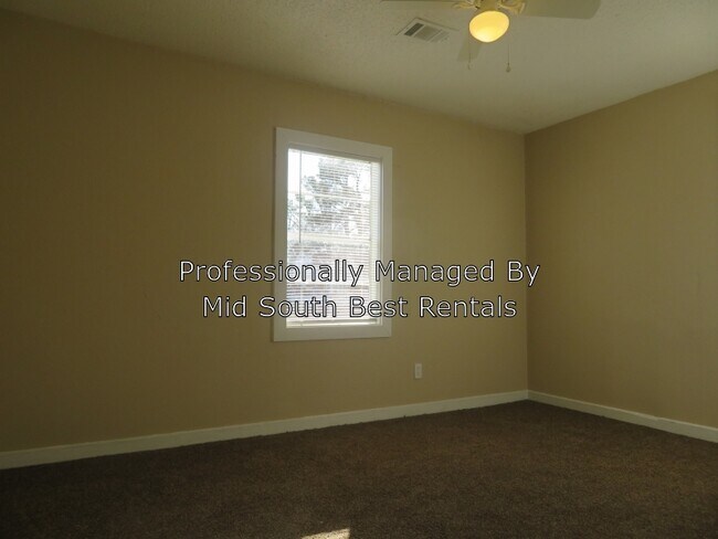 Building Photo - 1272 Gausco Rd