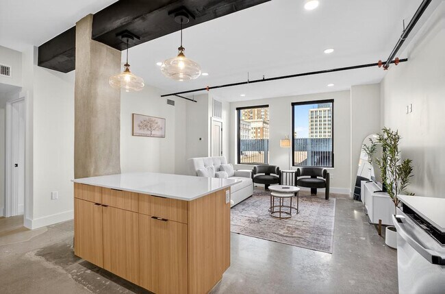 Foto del edificio - 400 S Main St