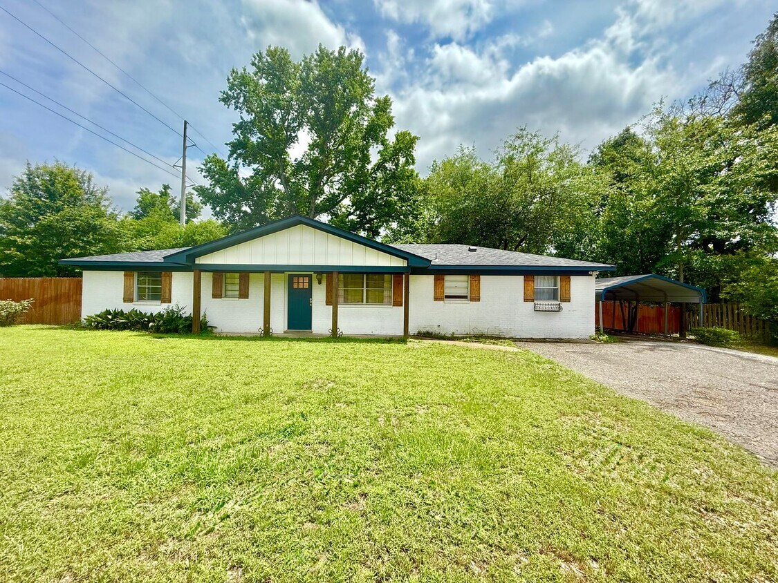 Primary Photo - 3021 McDonald Rd