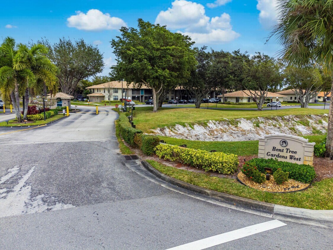 9935 Pineapple Tree Dr Unit 108, Boynton Beach, FL 33436 Condo for