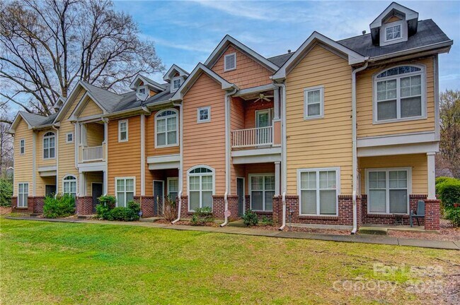 Foto del edificio - 1553 Pecan Ave