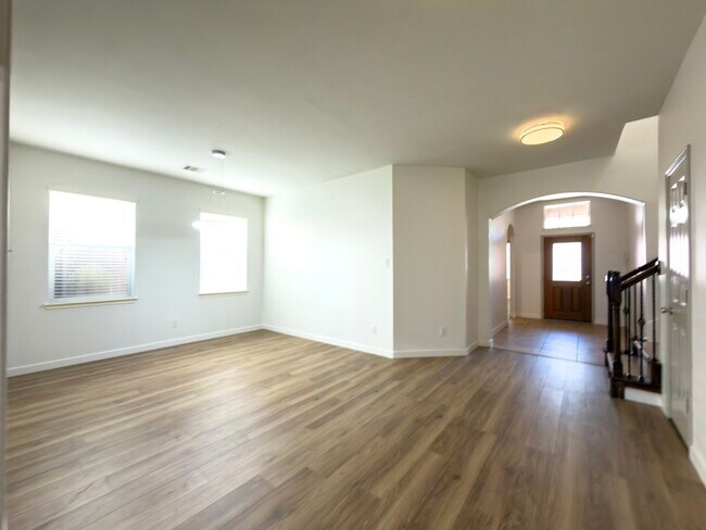 Building Photo - 2802 Ridgeglen Ln