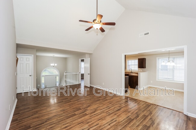 Building Photo - 2175 Lake Royale Dr