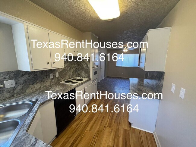 Foto del edificio - Amazing Neighborhood! Walking Distance to Fain School!