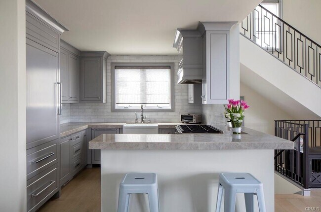 Foto del edificio - 308 1/2 Fernleaf Avenue, Newport Beach, CA...