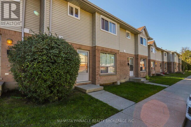 Building Photo - 14 - 595 THIRD STREET