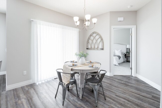 Building Photo - Beautiful 2BR/2BA Unit Available in Senior...