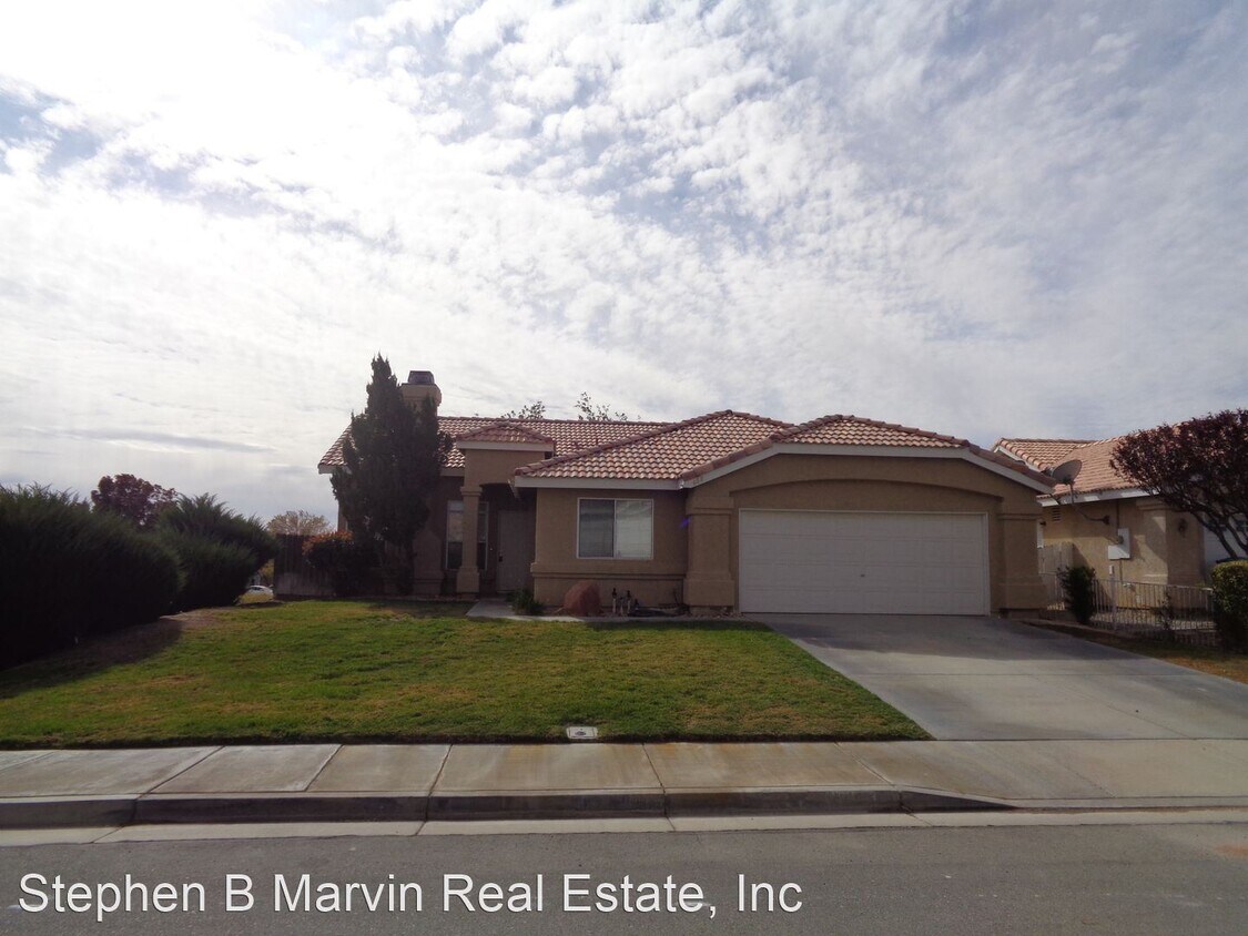 4 br, 2 bath House 608 Violet Ave House Rental in Rosamond, CA