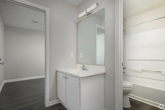 campus-side-apartments-augusta-ga-4br-2ba---1052sf---bathroom-2 - Campus Side Apartments