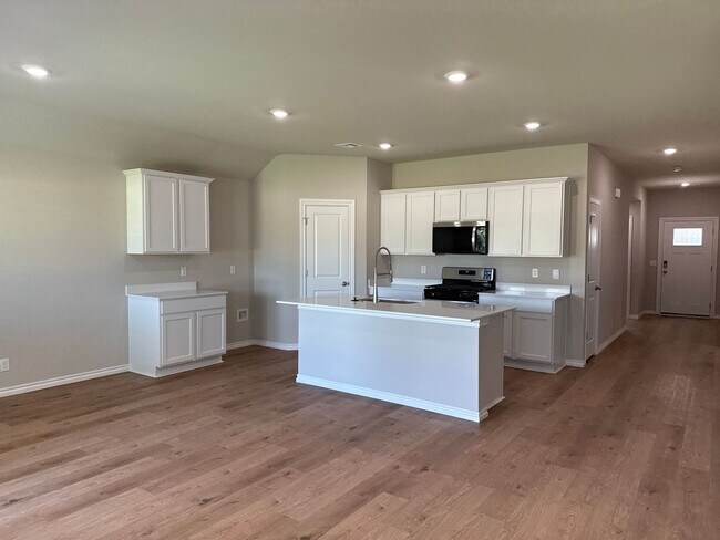 Foto del edificio - Welcome to your beautiful 4 bed 2 bath new...