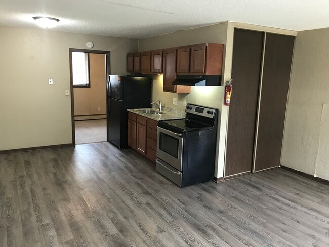 Building Photo - 1 bedroom with a Garage!!, Recently Remode...