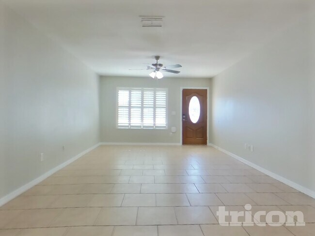 Building Photo - 2108 W Hermosa Dr