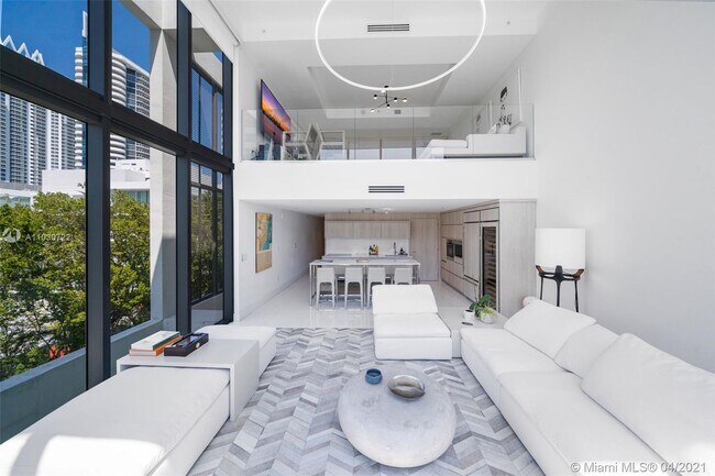 Foto del edificio - 6000 Collins Ave