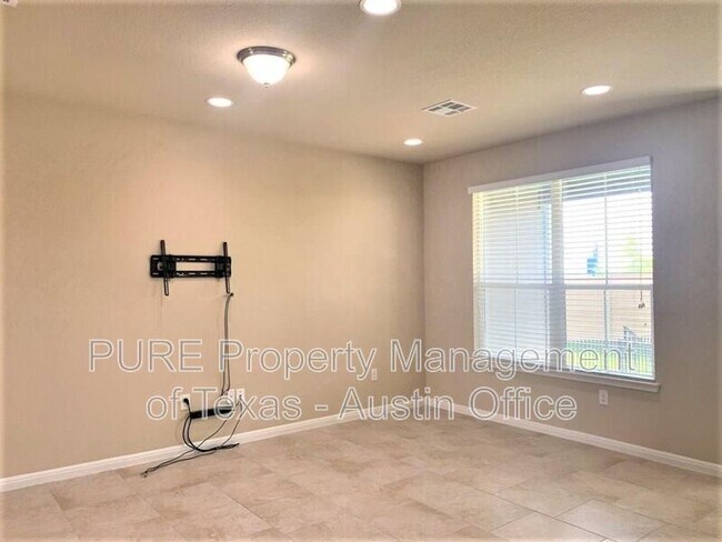 Building Photo - 309 Epiphany Ln