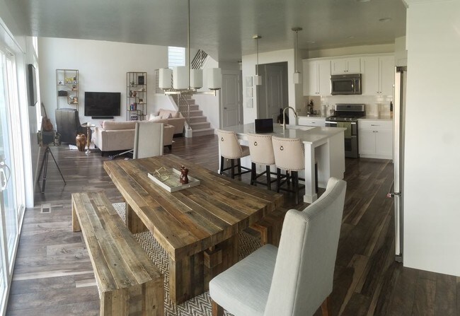Building Photo - Brand New Home - Peace of Mind