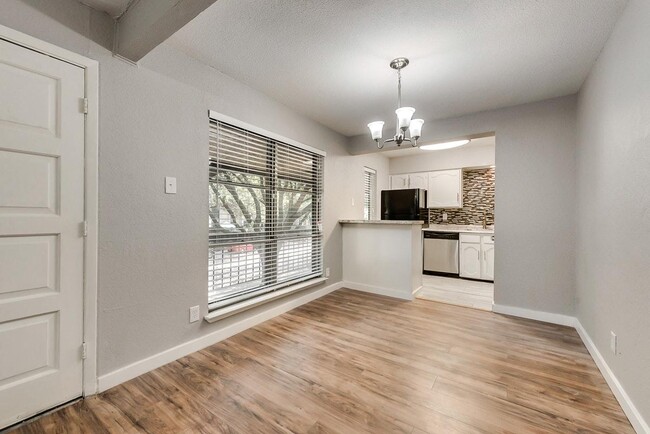 Foto del edificio - 4114 Avondale Ave