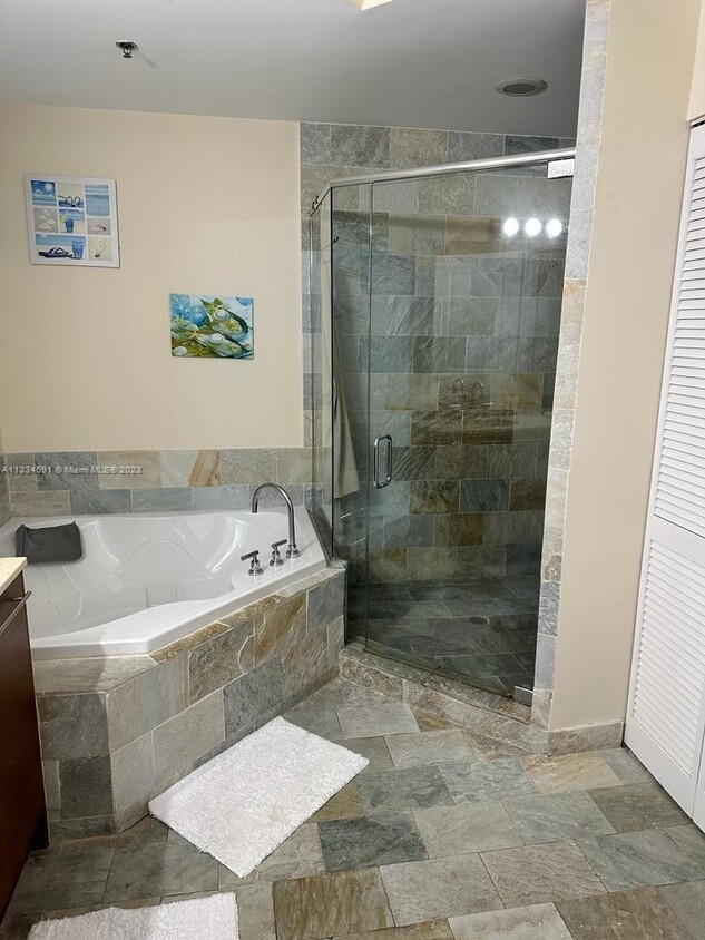 Foto principal - 2681 N Flamingo Rd