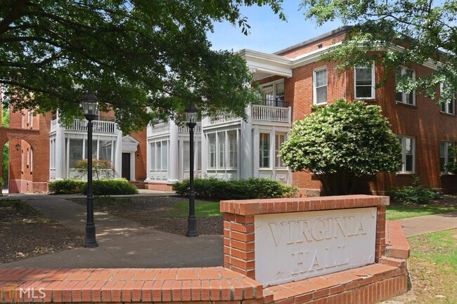 Building Photo - 878 Briarcliff Rd NE