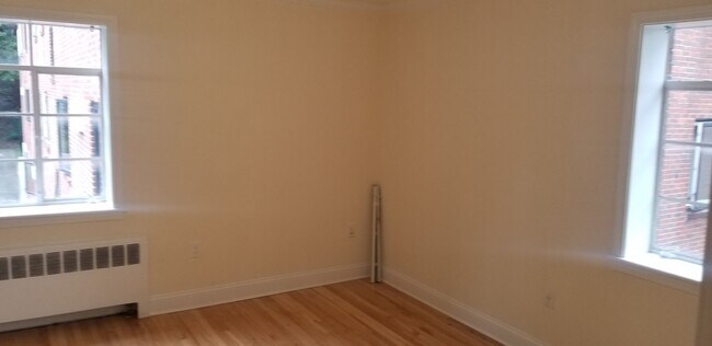 Building Photo - Brookline Village 2 Bed Available 9/1