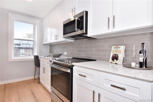 Building Photo - 235 Wolfs Ln