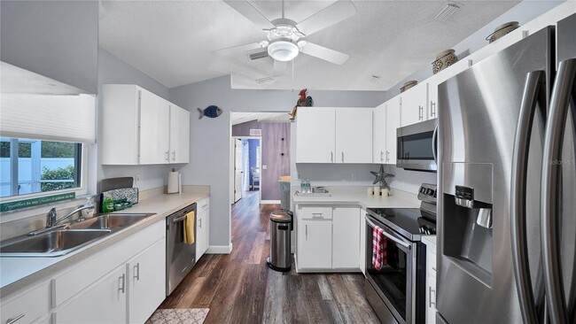 Building Photo - 5219 Inverness Dr