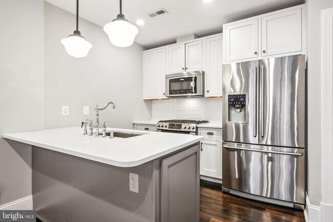 Building Photo - 1514 8th St NW