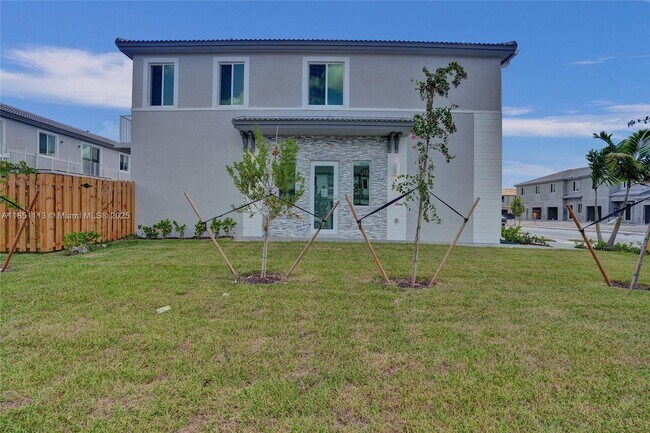 Foto del edificio - 633 SE 14th Ct