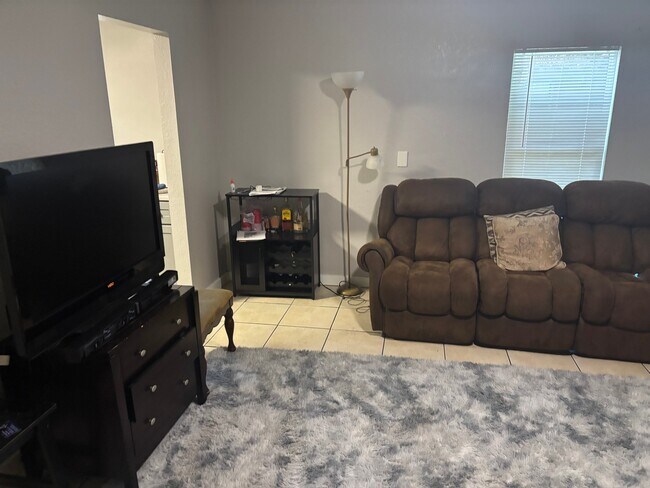 Foto del edificio - 2259 Chestnut Woods Dr
