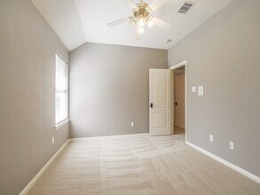 Building Photo - 15310 Cypressedge Ct