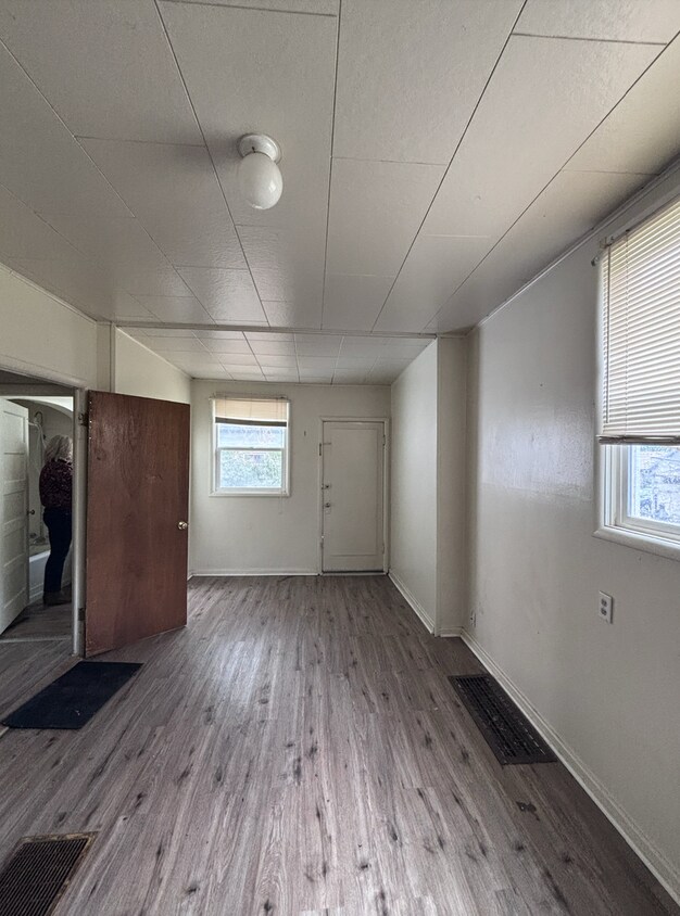 Building Photo - 241 N Hayes Ave
