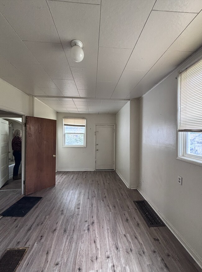 Foto del edificio - 241 N Hayes Ave