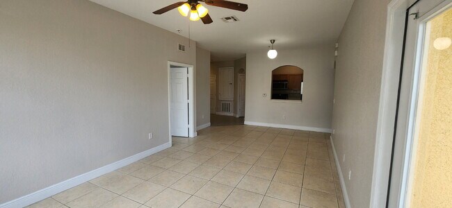 Foto del edificio - 3 bedroom condo in Horizons at Vista Lakes