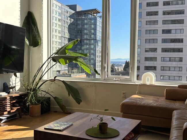 Foto del edificio - 1321 Seneca St