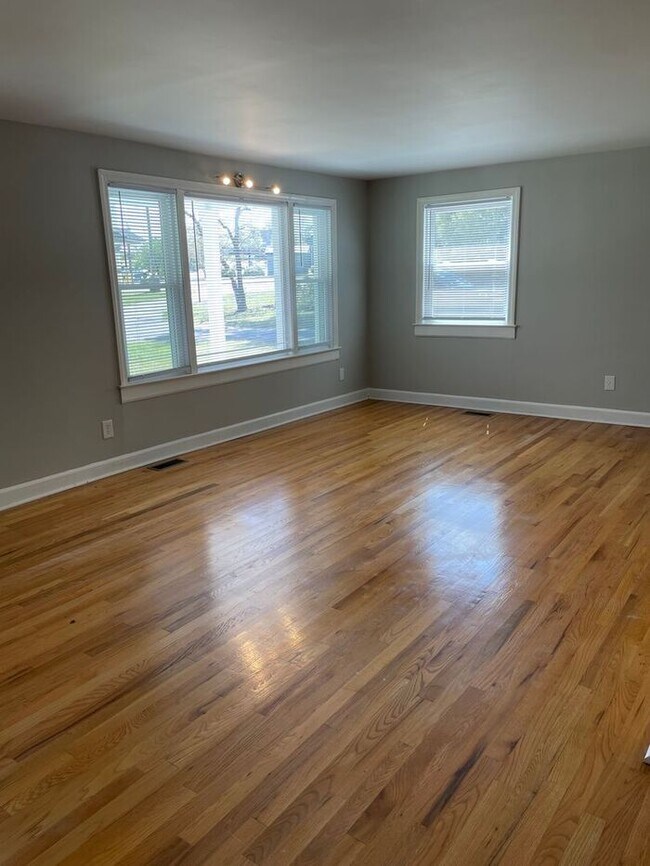 Foto del edificio - 3227 N Main St