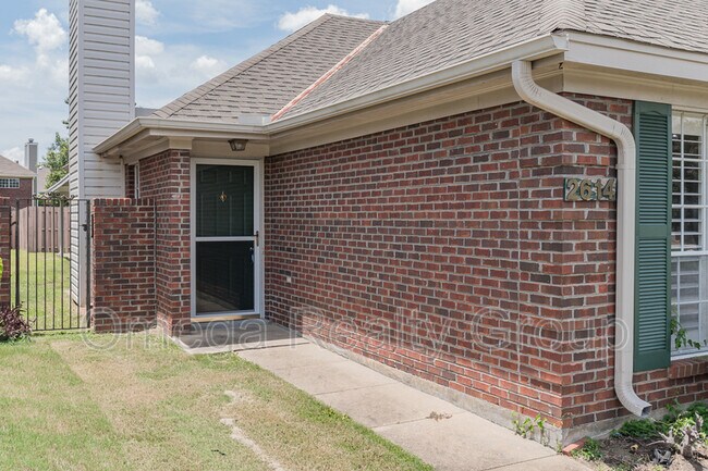 Foto del edificio - 2614 Queens Hollow Ct
