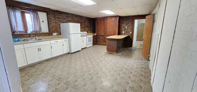 Building Photo - 2681 Sanitarium Rd