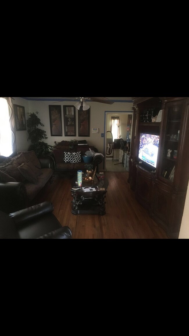 Foto del edificio - 3607 Bellaire Ave