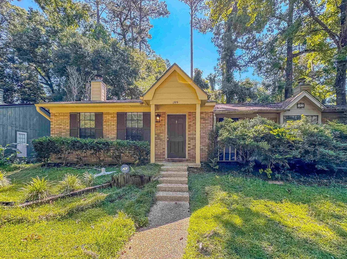 Foto principal - 189 Whetherbine Way E
