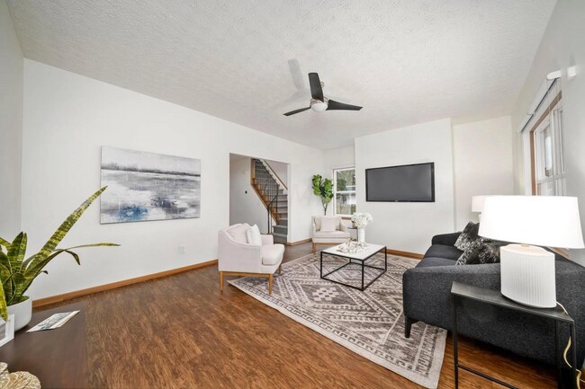 Foto del edificio - Elegant 3 Bed / 1.5 Bath Renovated Home in...