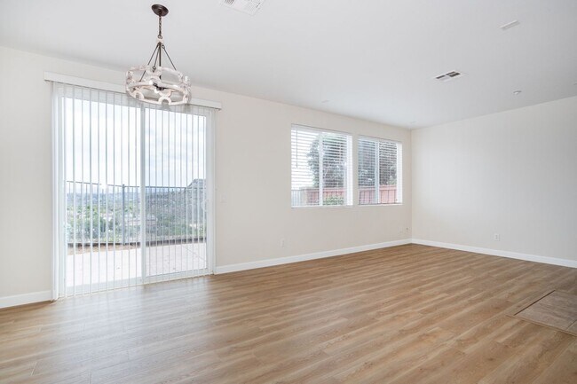 Foto del edificio - 4104 Peninsula Dr