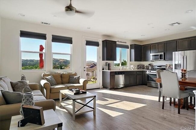 Building Photo - Beautiful 3 Bedroom 3 Bath Single Family Home Available March 20th 2026