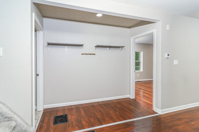 Foto del edificio - 243 Ridgeway Rd