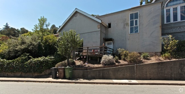 Building Photo - 1405 San Anselmo Ave
