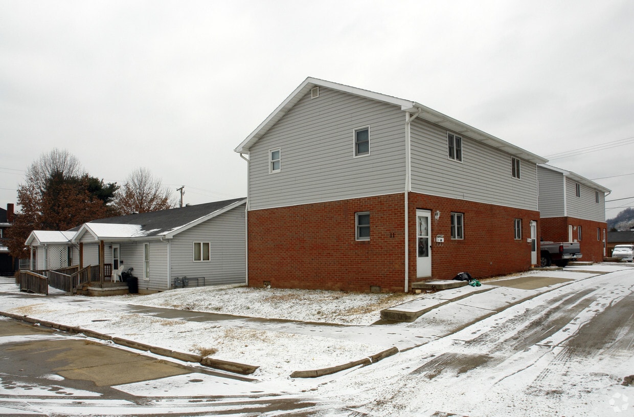 701711 Buckhorn St, Ironton, OH 45638 Apartments in Ironton, OH